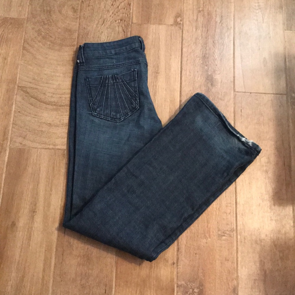 Cache size 4 wide leg jeans.
